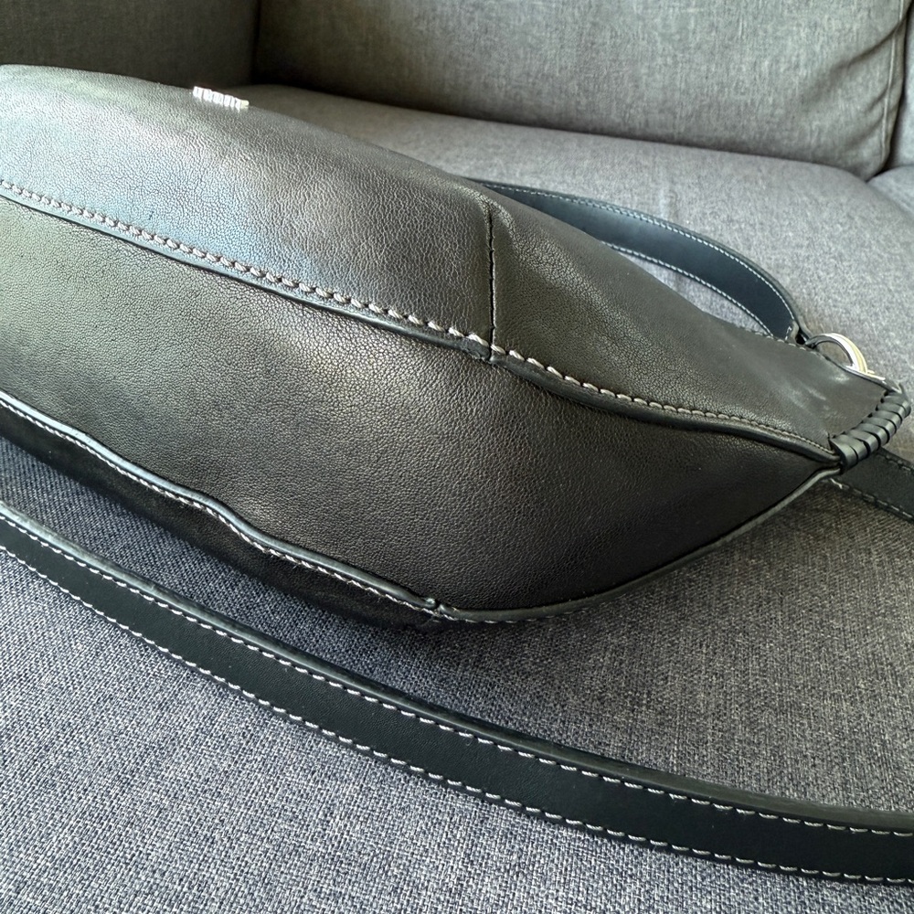 Black Swing Handbag - Picture 6 of 12